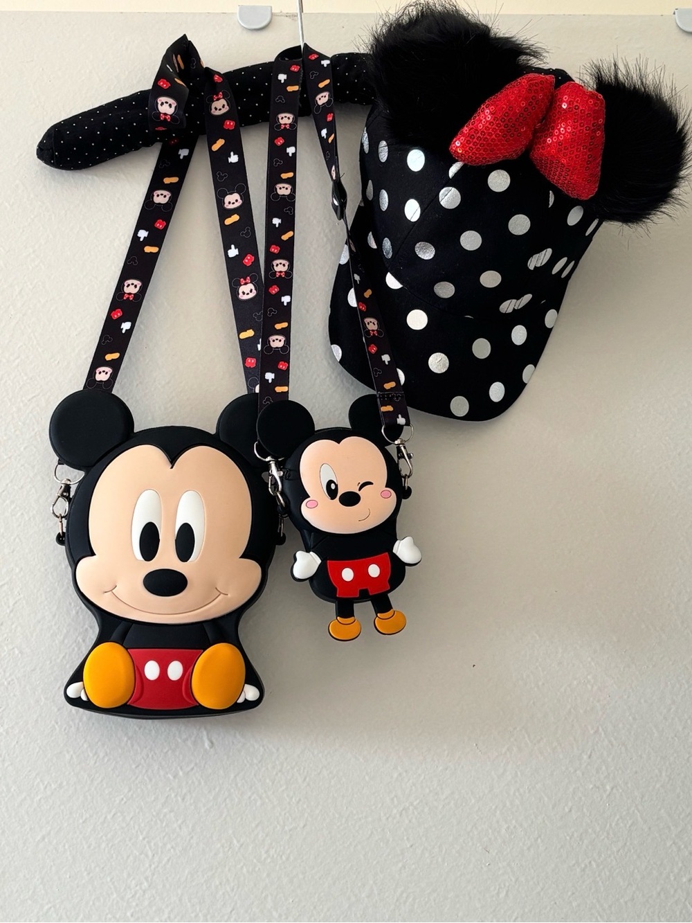 Mickey Mouse Kids Crossbody Bag and Charm Set - Black and Red